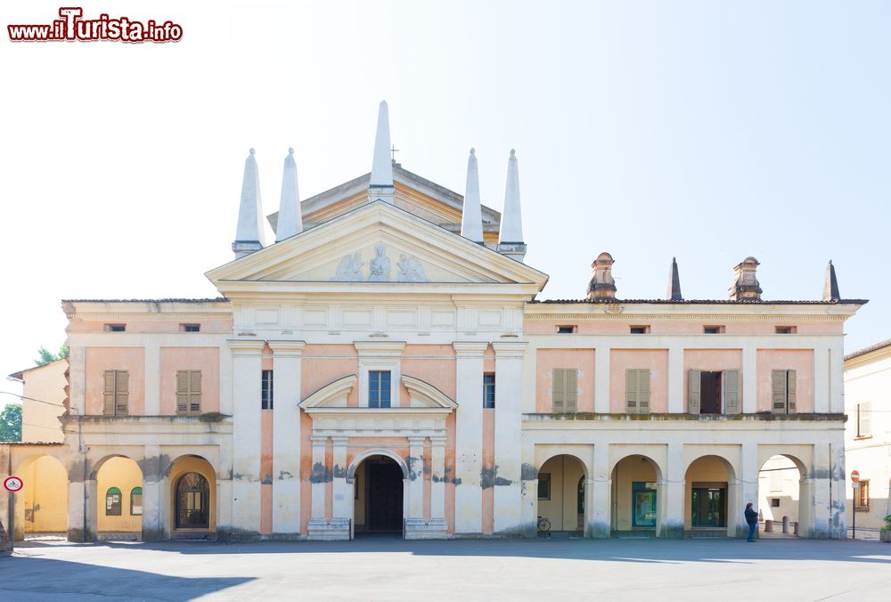 Immagine Il Palazzo Municipale di Gualtieri, Reggio Emilia (Emilia Romagna).