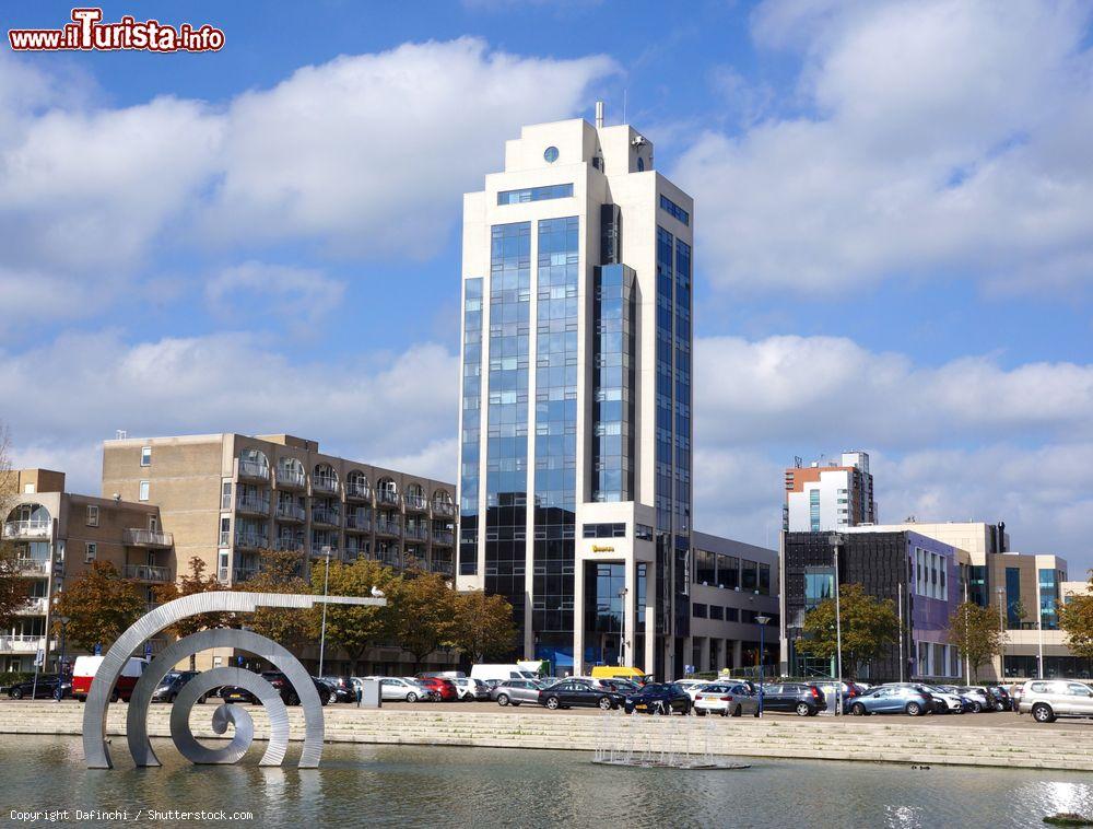 Immagine Il Palazzo Municipale (Stadhuis) di Zoetermeer, Olanda - © Dafinchi / Shutterstock.com