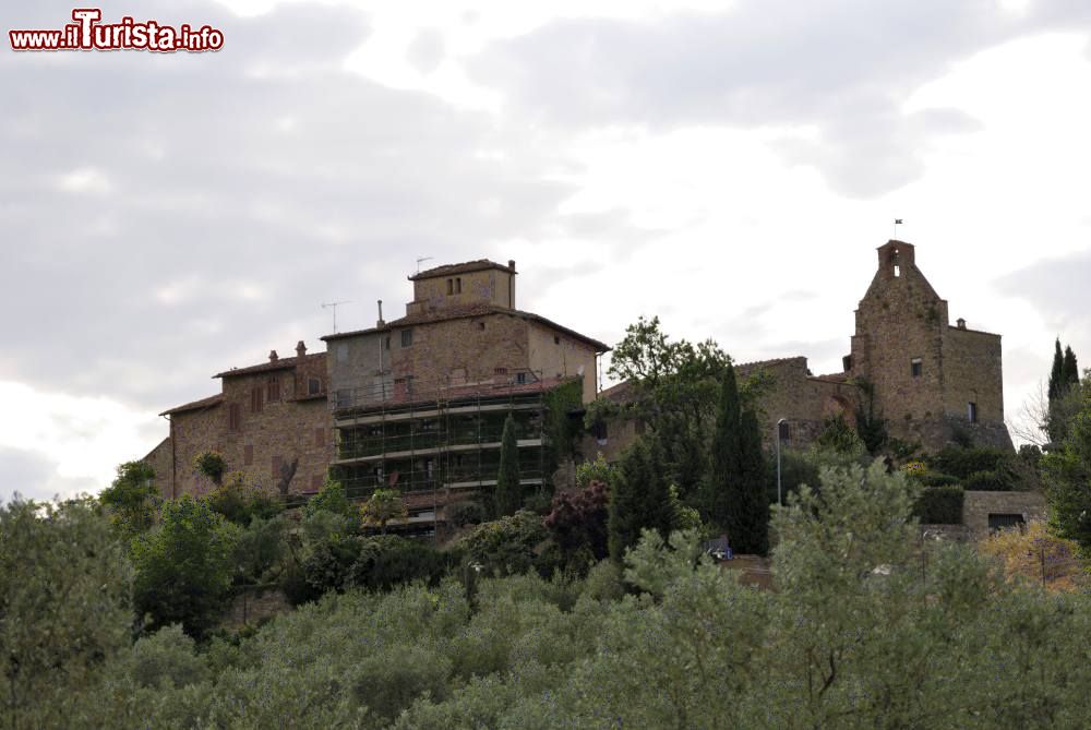 Immagine Il panorama del piccolo borgo di Tignano in Toscana - © Vignaccia76 - CC BY 3.0, Wikipedia