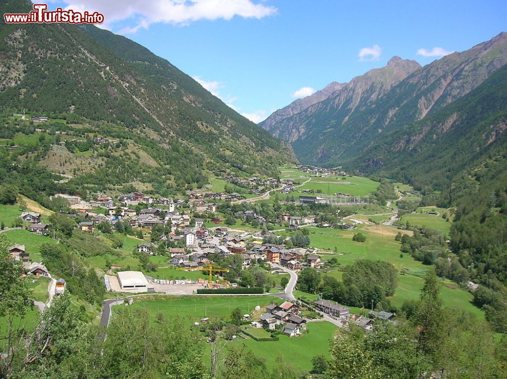 Immagine Il panorama del terriorio di Valpelline e la sua omonima valle a nord di Aosta (Valle d'Aosta).