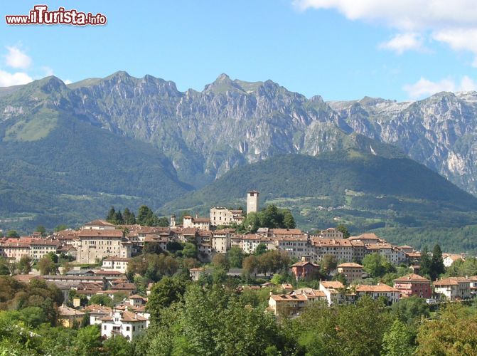 Immagine Il Panorama di Feltre come si ammira da Villaga: siamo in Veneto, nella provincia di Belluno