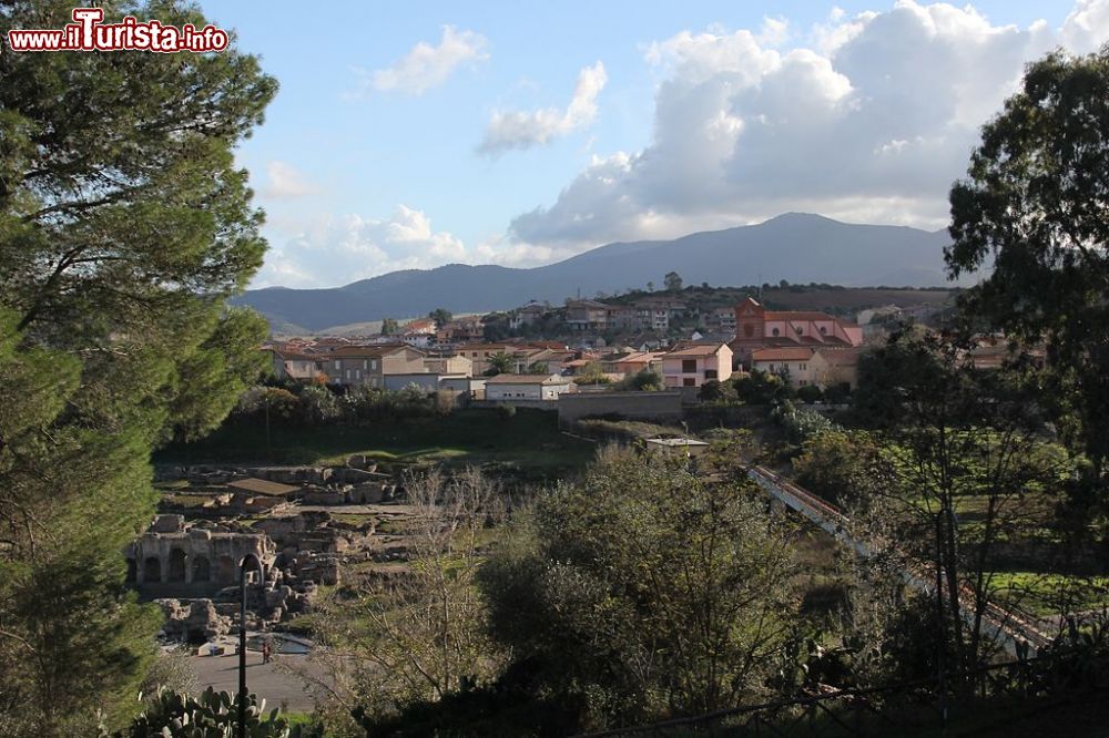 Immagine Il panorama di Fordongianus in Sardegna - © Gianni Careddu - CC BY-SA 4.0, Wikipedia