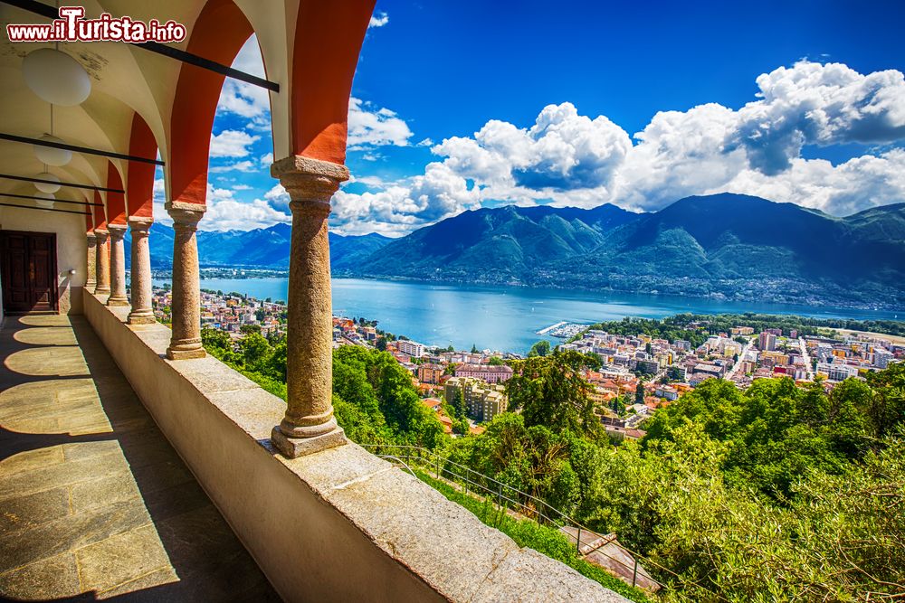 Immagine Il Panorama di Locarno dalla Madonna del Sasso, Svizzera