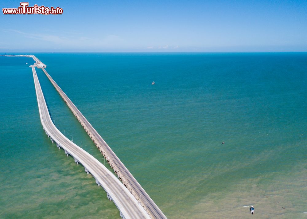 Immagine Il più lungo molo del mondo si trova a Progreso, Golfo del Messico: si snoda per ben 7 chilometri.