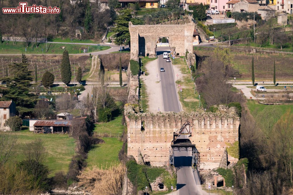 Immagine Il ponte lungo di Valeggio sul Mincio, opera dei VIsconti