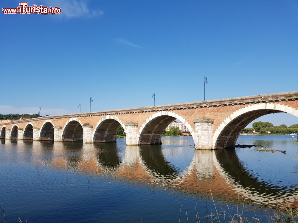 Immagine Il ponte sul fiume Tarn a Moissac, Francia.