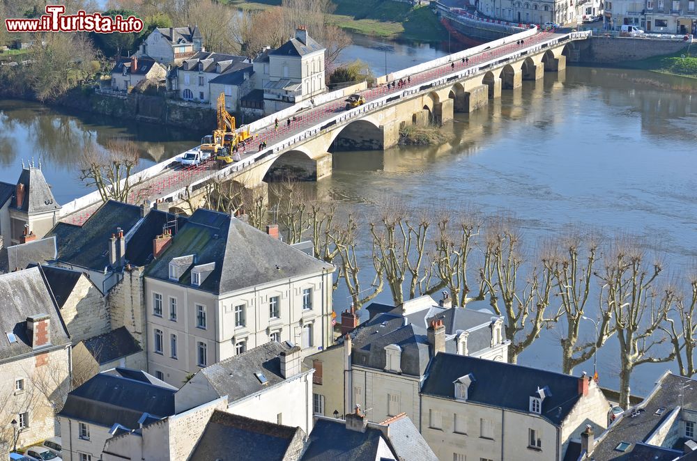 Immagine Il ponte sul fiume Vienne a Chinon in Francia