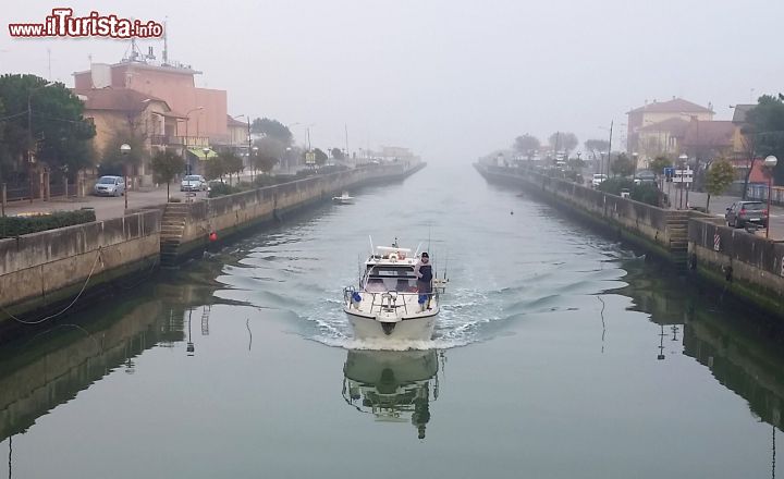 Immagine Il porto canale a Casalborsetti in inverno - © Caludio Tabanelli