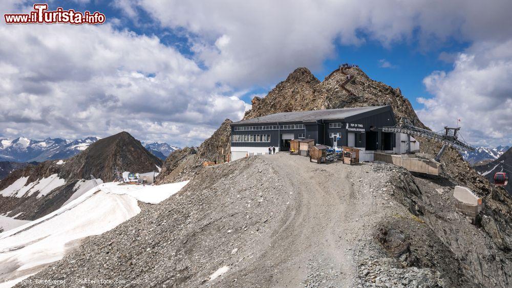 Immagine Il punto panoramico "Top of Tyrol" si trova a 3210 m sul ghiacciaio della Valle dello Stubai - © Basotxerri / Shutterstock.com