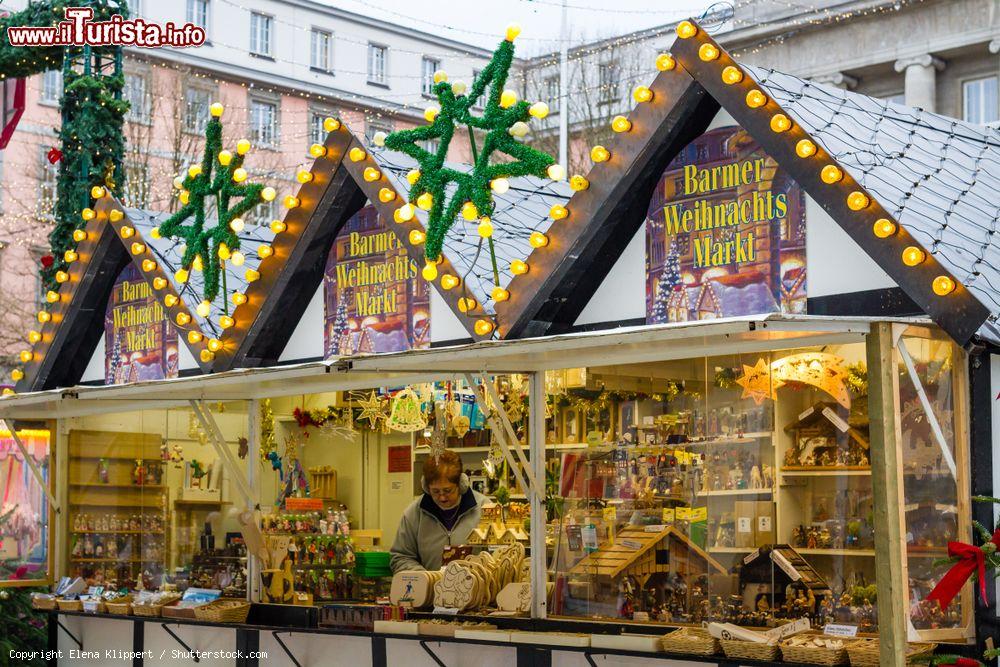 Immagine Il quartiere di Barmen, a Wuppertal, durante il mercatino di Natale (Germania) - © Elena Klippert / Shutterstock.com