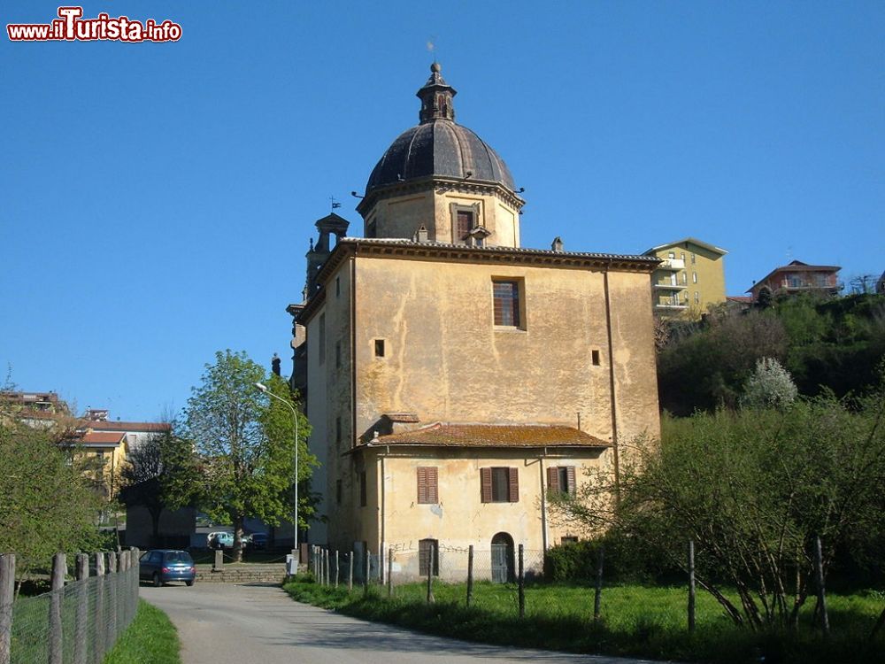 Immagine Il Santuario della Madonna del Ruscello a Vallerano nel Lazio - © Croberto68 -  CC BY-SA 3.0, Wikipedia