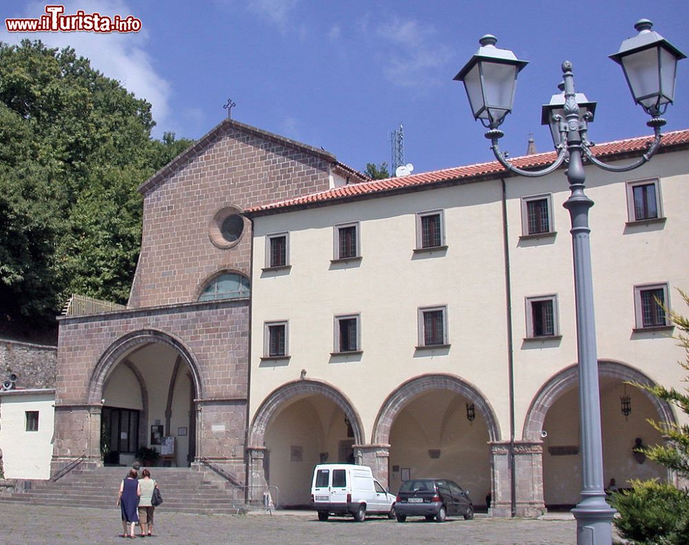 Immagine Il Santuario di Maria Santissima dei Lattani a Roccamonfina in Campania - © MM - Wikipedia