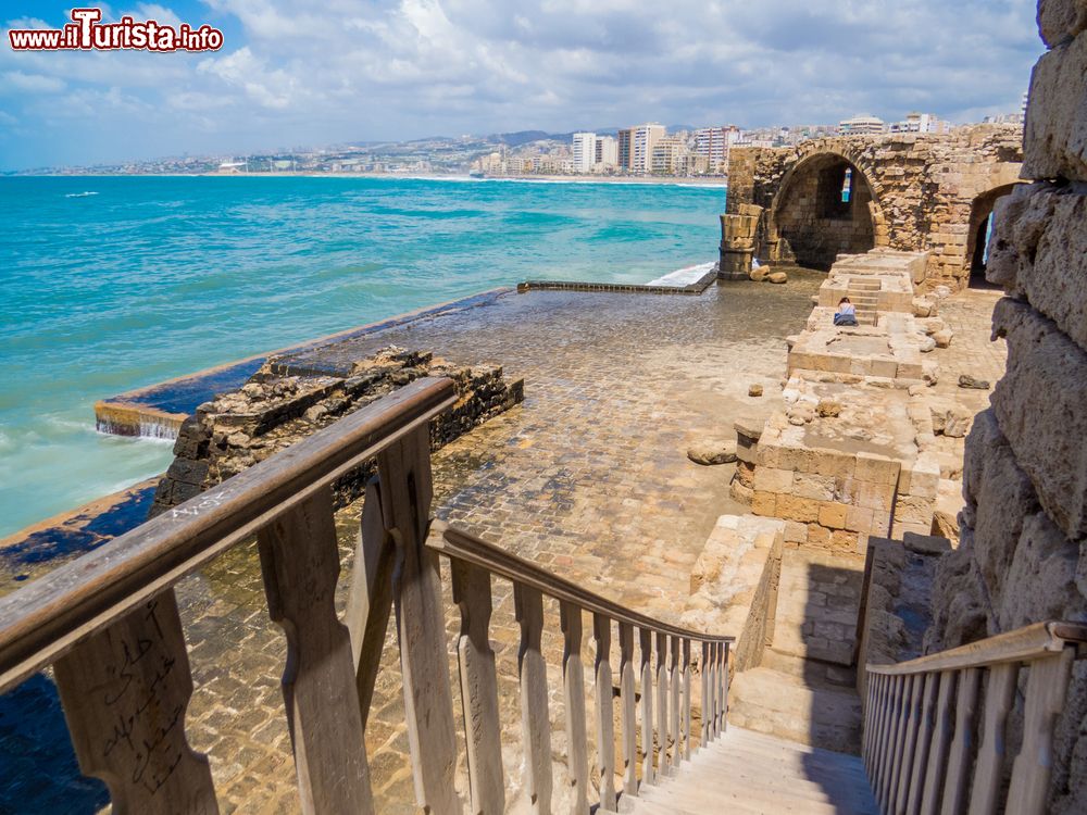 Immagine Il sito archeologico del Castello del Mare di Sidone, Libano. Il panorama che si può osservare è uno dei più pittoreschi sulle acque del Mediterraneo.