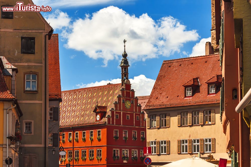 Immagine Il suggestivo centro storico di Dinkelsbuhl, Baviera, Germania. Qui si trovano numerose e ben conservate case a graticcio, testimonianza del glorioso passato del XV° e XVI° secolo.