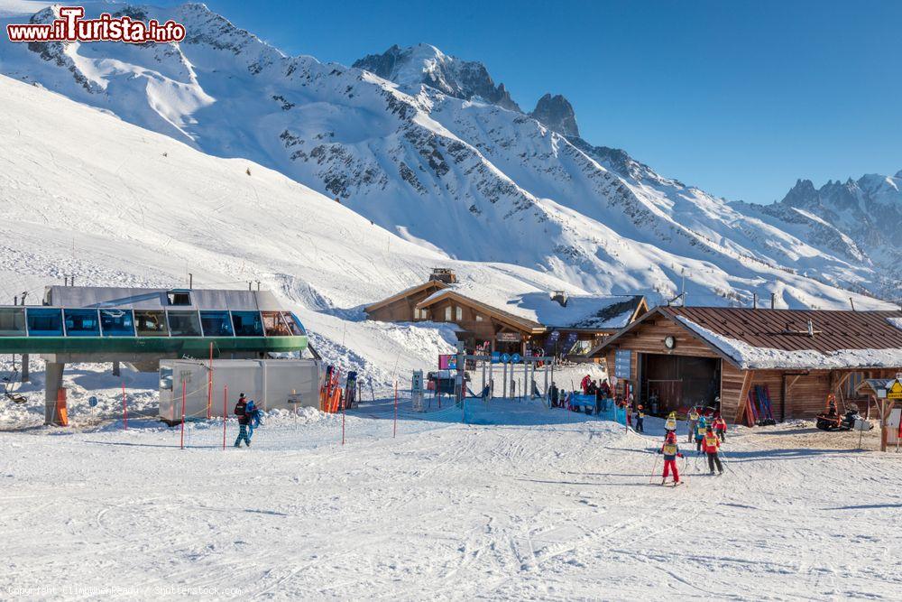 Immagine Il Tour Ski Resort a Argentiere, Francia, alla fine di una giornata di sci. E' una stazione invernale del comprensorio dei Grands Montets - © ClimbWhenReady / Shutterstock.com