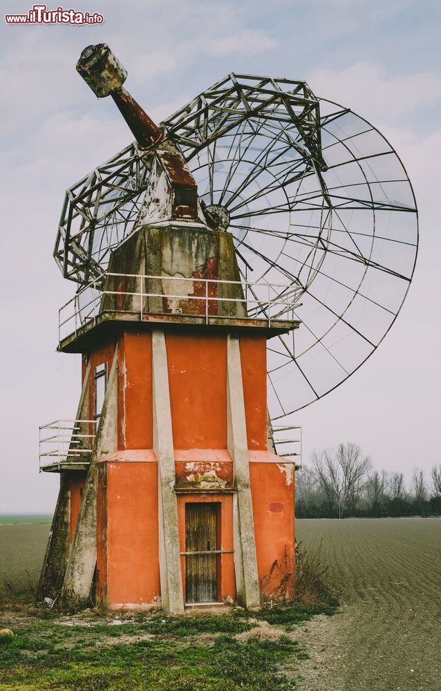 Immagine Il vecchio radiotelescopio di Medicina in Emilia-Romagna