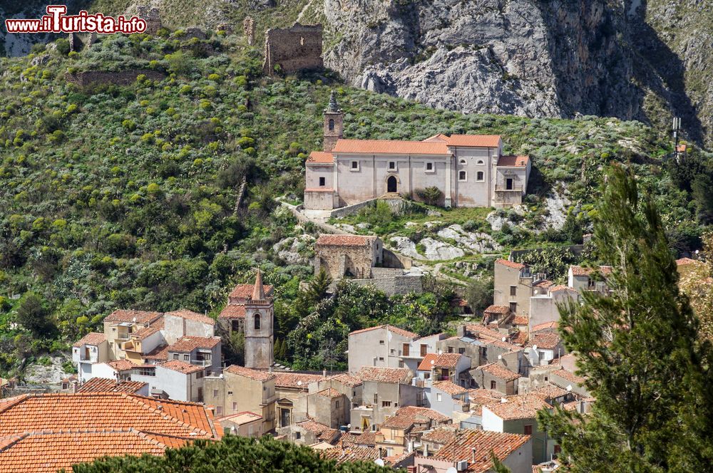 Immagine Il villaggio di Isnello, uno dei borghi madoniti della Sicilia