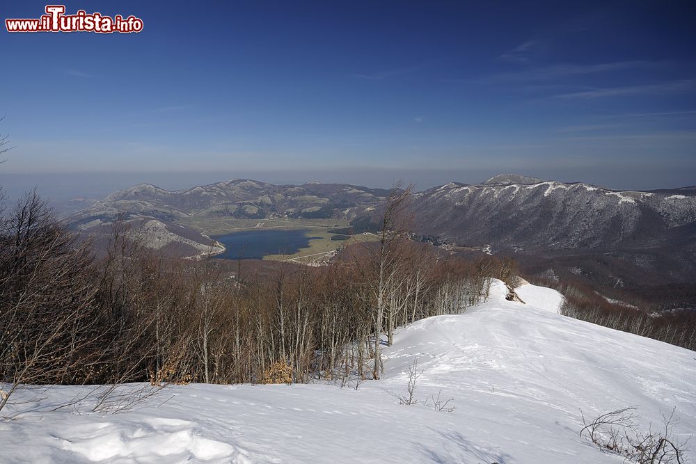 Immagine Impianto sciistico nei pressi del lago di Laceno, Avellino, Campania.