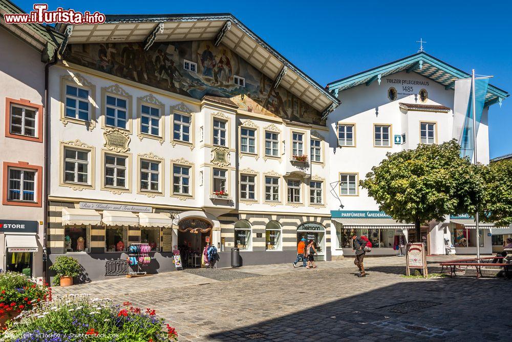 Immagine In Marktstreet a Bad Tolz, Germania. Siamo nel cuore della città dove vi è una lunga successione di case, un tempo dimore delle famiglie più ricche - © milosk50 / Shutterstock.com