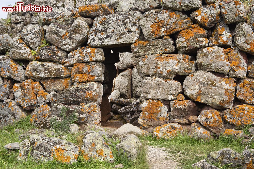 Immagine Ingresso al Nuraghe Arrubiu, uno dei più famosi della Sardegna