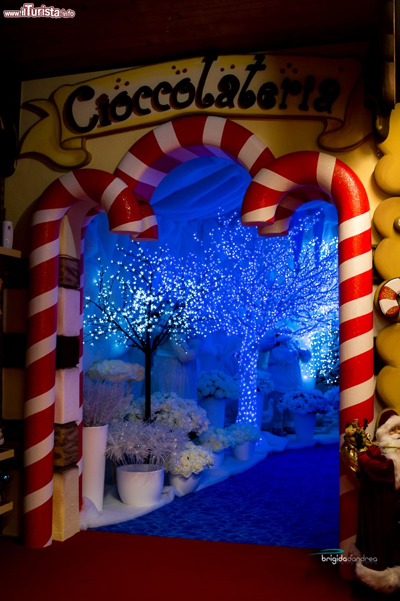 Immagine Ingresso alla Cioccolateria di Mondo Garden, periodo di Natale, Gattatico