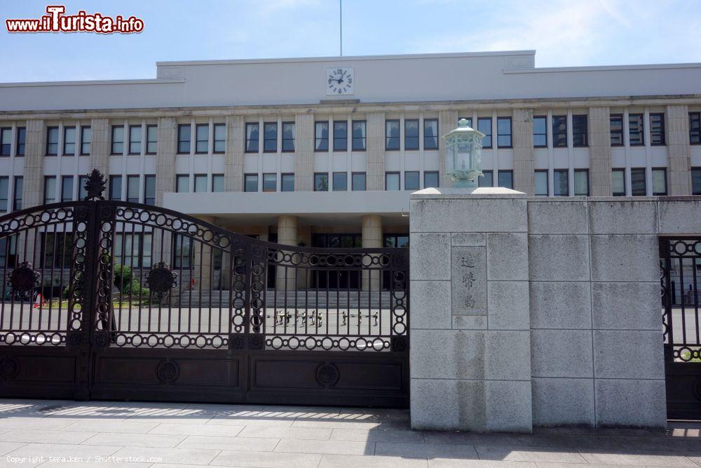 Immagine Ingresso dell'Osaka Mint Bureau, Giappone. Questo edificio si occupa della produzione e della circolazione delle monete giapponesi - © tera.ken / Shutterstock.com