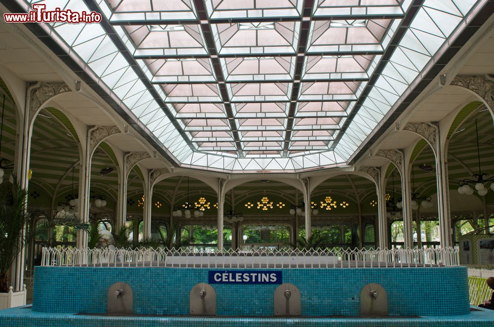 Immagine Interno del centro termale Les Celestins a Vichy, Francia.