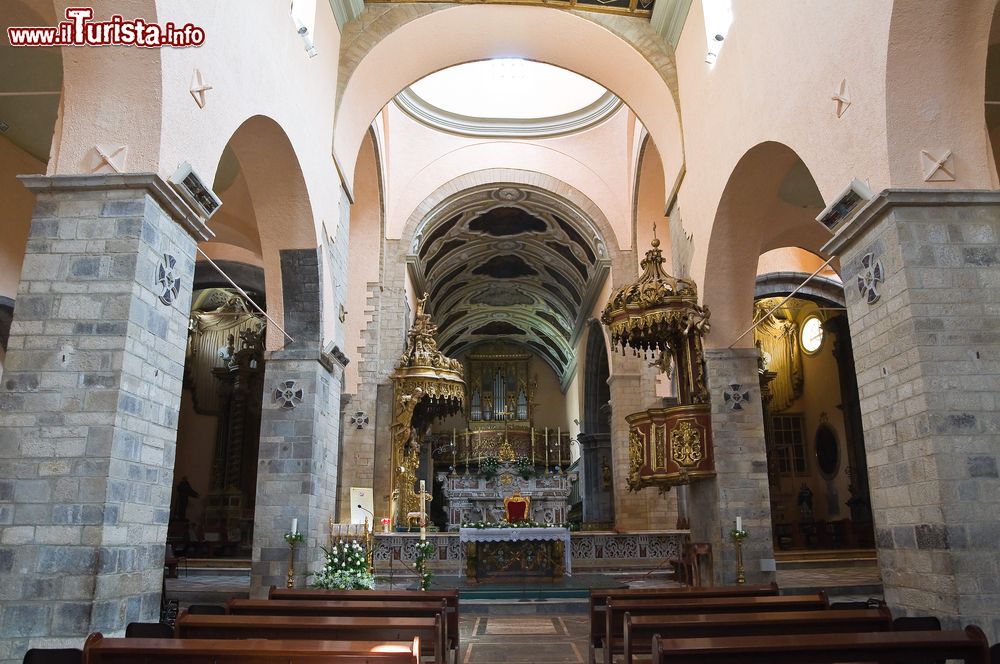 Immagine Interno della Cattedrale di Melfi, Santa Maria Assunta