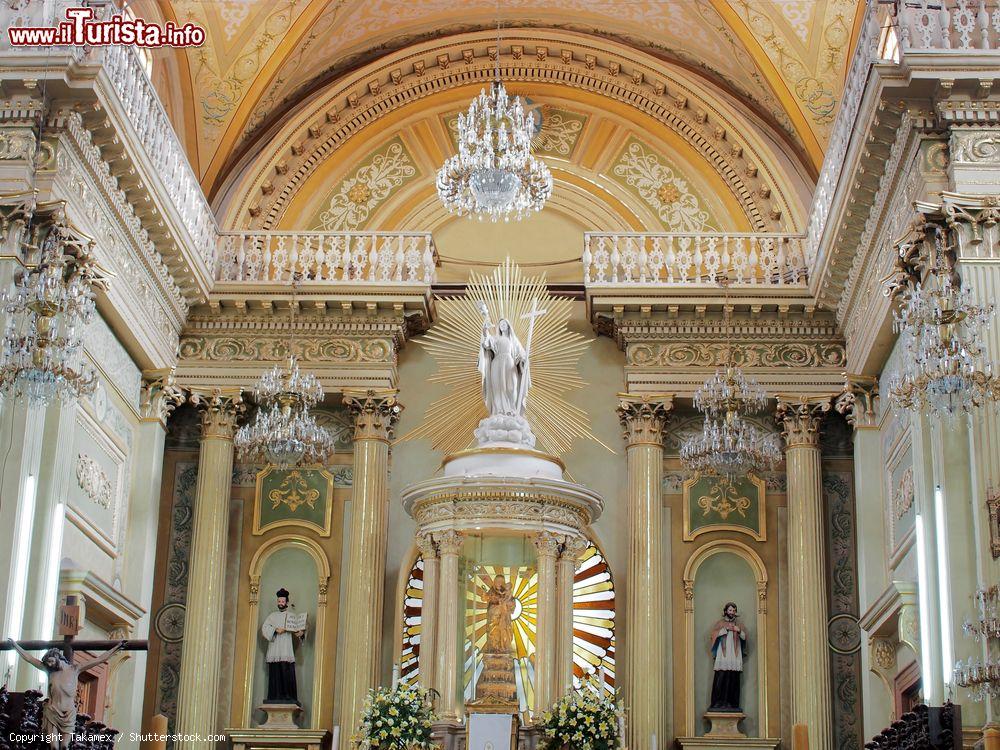 Immagine Interno della chiesa cattolica di Guanajuato, Messico - © Takamex / Shutterstock.com