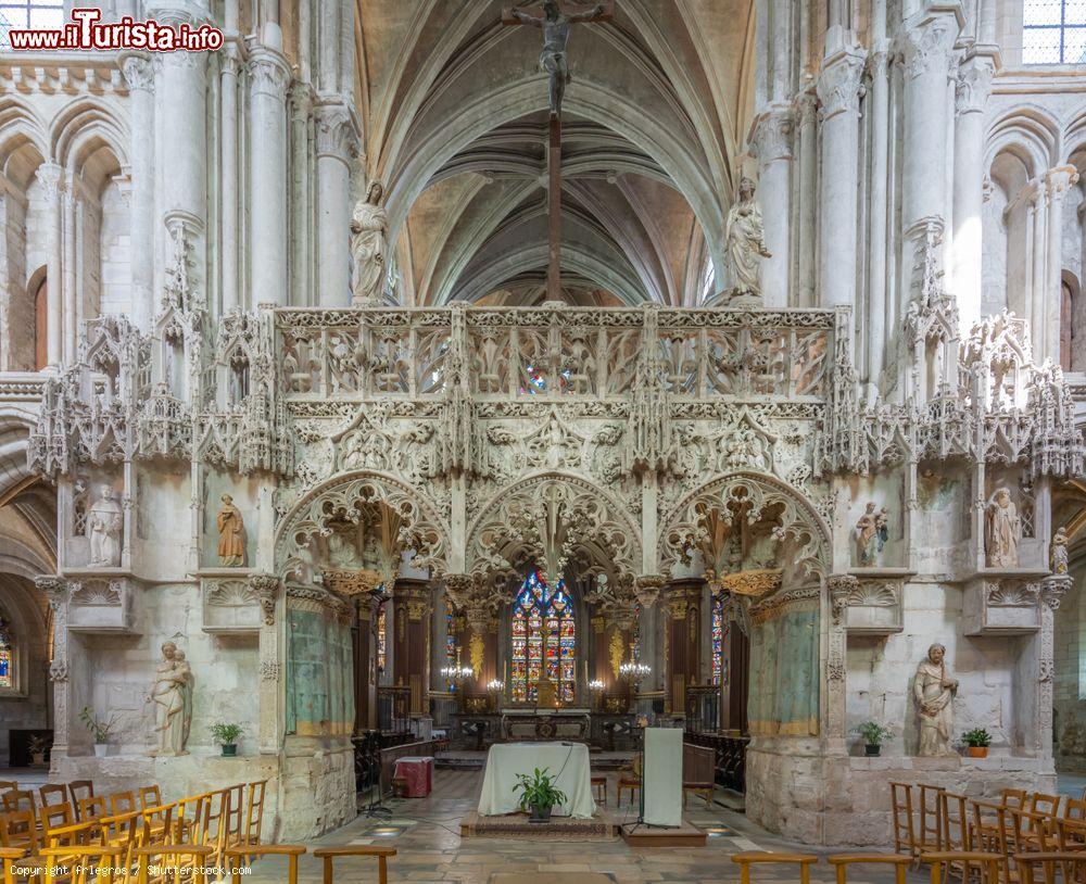 Immagine Interno della chiesa di Sainte-Madeleine a Troyes, Francia: costruita nel XII° secolo (è la più vecchia della città), è stata più volte rimaneggiata nel corso del XVI° secolo - © frlegros / Shutterstock.com