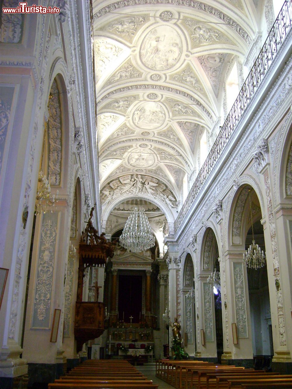 Immagine Interno della chiesa di San Giovanni a Monterosso Almo in Sicilia  - © Catarella - Wikipedia