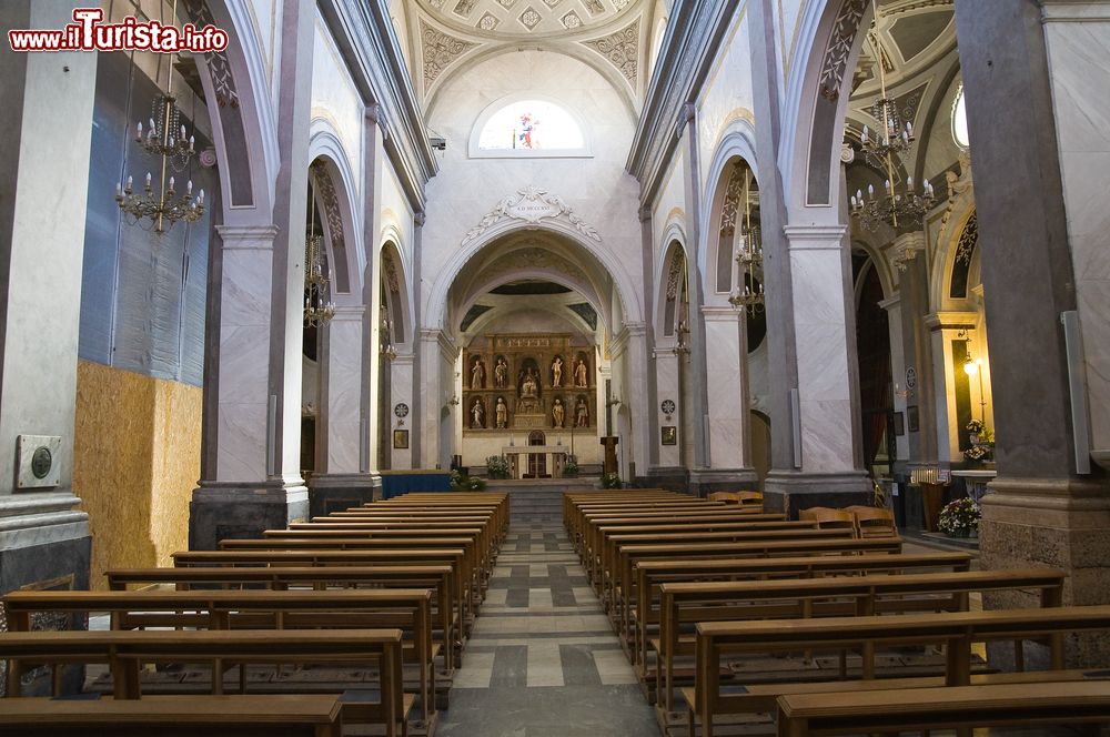 Immagine Interno della Chiesa Madre di Noci in Puglia