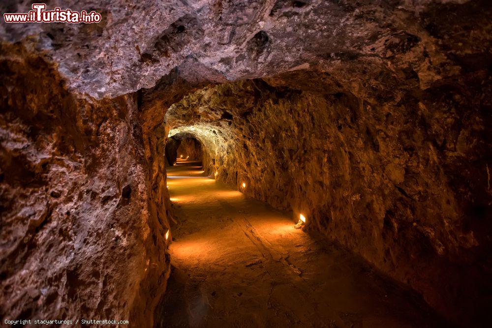 Immagine Interno della miniera di El Eden a Zacatecas, Messico. Il periodo più florido per questa miniera fu tra il XVII° e il XVIII° secolo quando produceva grandi quantità di oro e argento - © stacyarturogi / Shutterstock.com