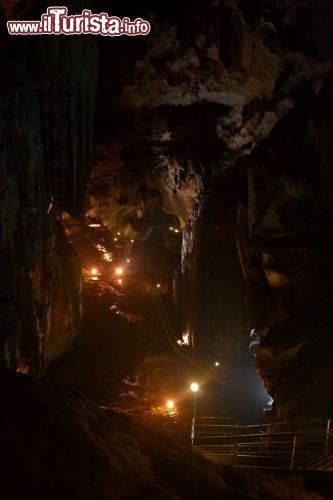 Immagine Interno di Gua Tempurung: sembra di essere in un film del genere fantasy, invece è proprio così che si presenta la grotta calcarea di Gua Tempurung, 25 km a sud del capoluogo del Perak, la città di Ipoh.