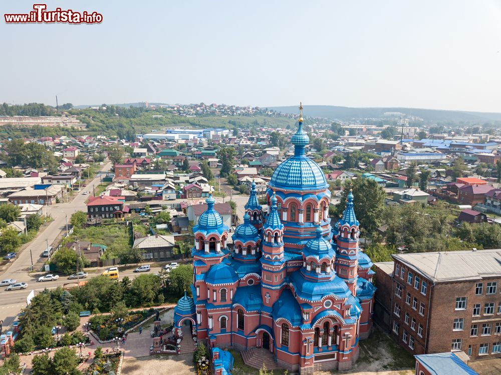 Immagine Irkutsk, Russia: la chiesa Kazanskys si trova a nord del fiume Ushakovka, fuori dal centro storico della città.