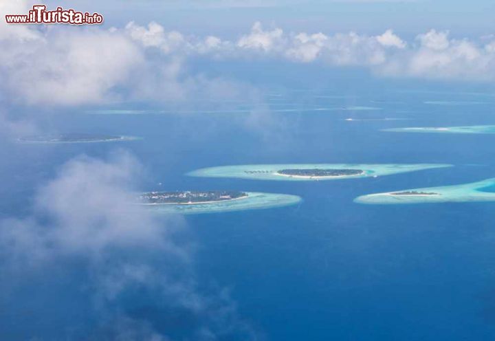 Immagine Le isole che compongono l'Atollo di Raa (Maldive). L'atollo è conosciuto anche con il nome di Northern Maalhosmadulu Atoll - foto © Jag_cz / Shutterstock.com