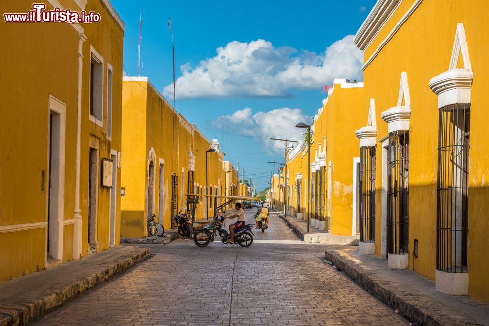 Immagine Izamal, la città coloniale dalle tinte gialle nello Yucatan in Messico