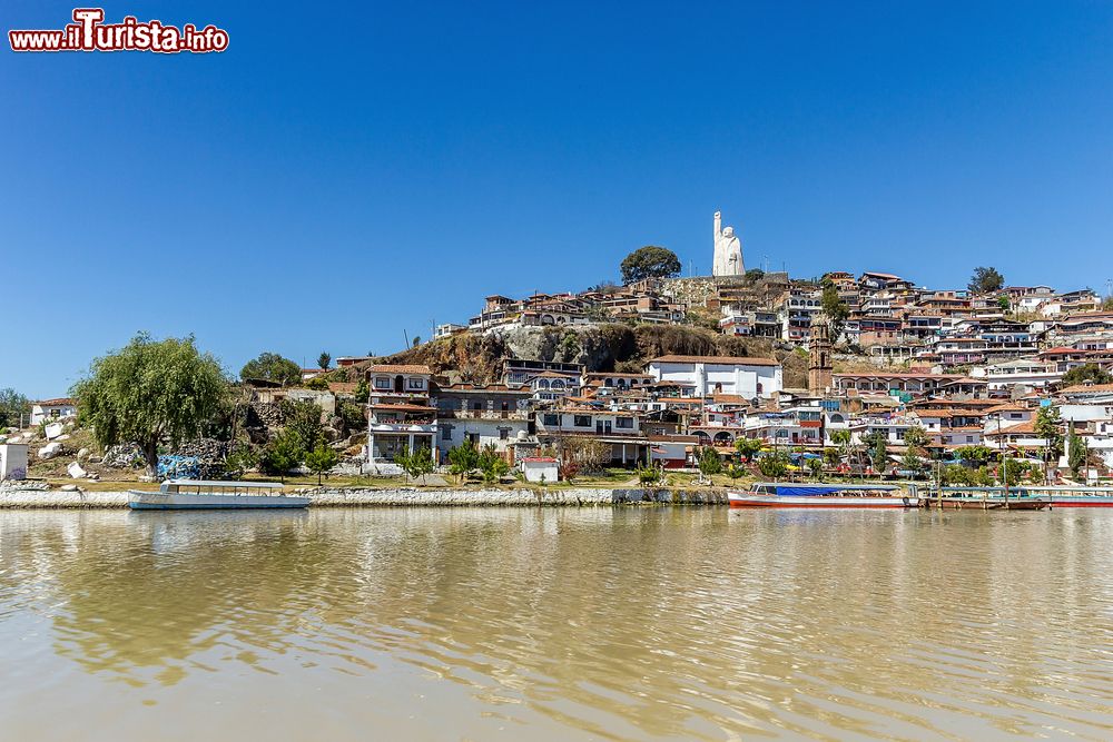 Immagine Janitzio e il lago Patzcuaro, Messico. Siamo nello stato di Michoacan.