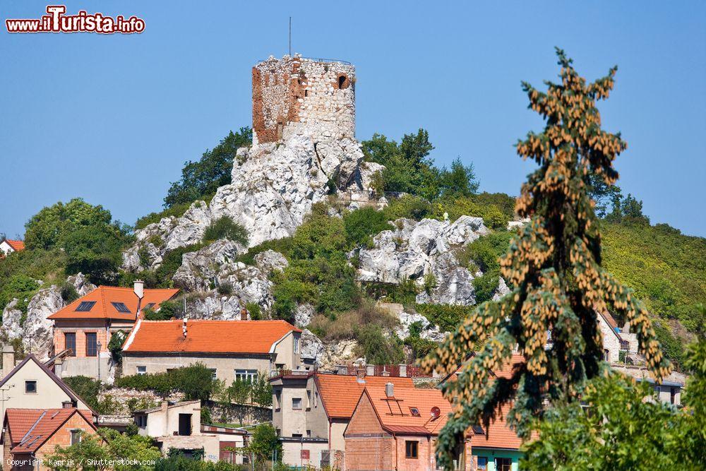 Immagine Kozi Hradek a Mikulov, Repubblica Ceca. Questa fortezza ha svolto nel corso del tempo un ruolo di fondamentale importanza nelle rotte di collegamento fra Brno e Vienna - © kaprik / Shutterstock.com