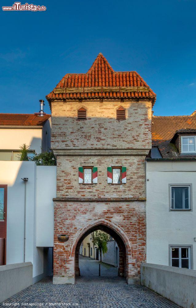 Immagine La Baeckertor a Landsberg am Lech, Germania: risalente al XV° secolo, è stata una delle più grandi costruzioni fortificate della Baviera - © footageclips / Shutterstock.com