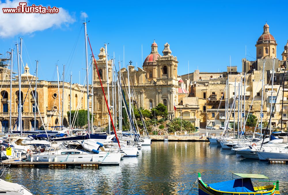Immagine La baia di Vittoriosa e la Chiesa di San Lorenzo a Malta