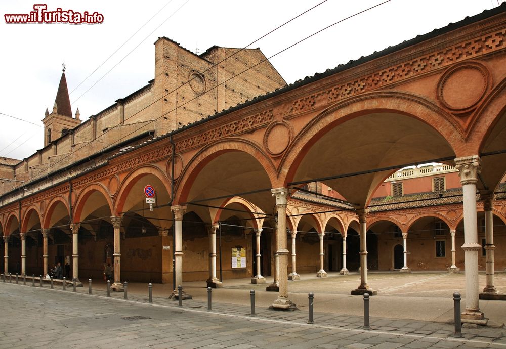 Immagine La Basilica di Santa Maria dei Servi a Bologna, Emilia-Romagna. Fondata nel 1346, sorge in via dei Bersaglieri.