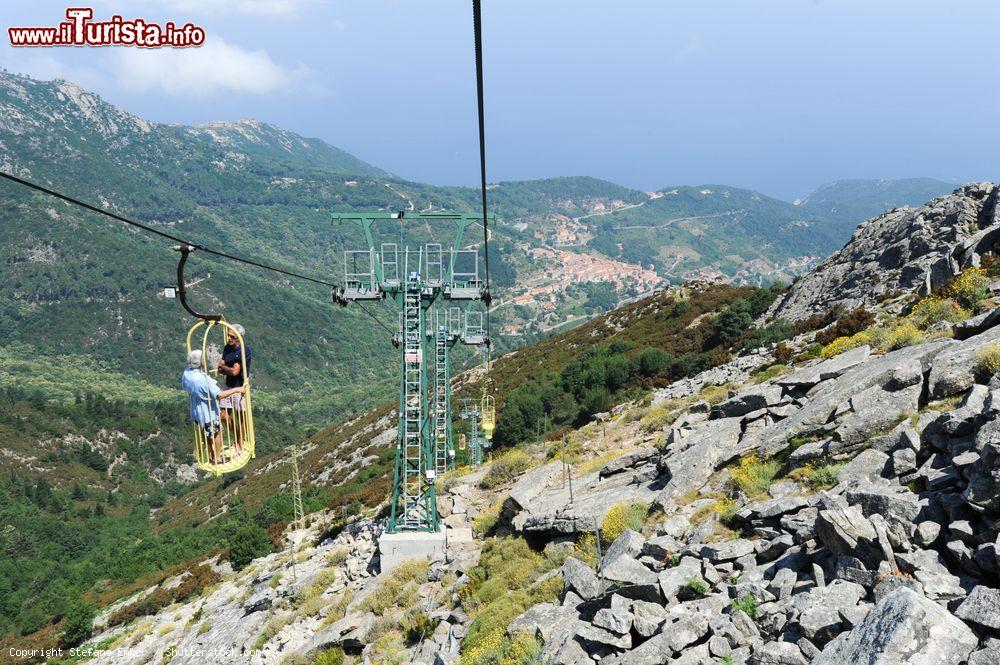 Immagine La cabinovia che sale al Monte Capanne, Isola d'Elba - © Stefano Ember / Shutterstock.com