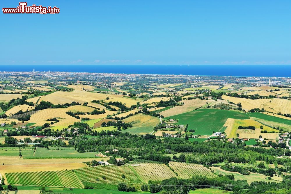 Immagine La campagna di Montefiore Conca nei pressi del Monte Titano e di San Marino, Emilia Romagna. 