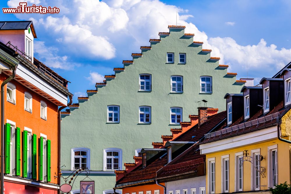 Immagine La caratteristica architettura di Murnau am Staffelsee, cittadina bavarese di 11 mila abitanti (Germania).