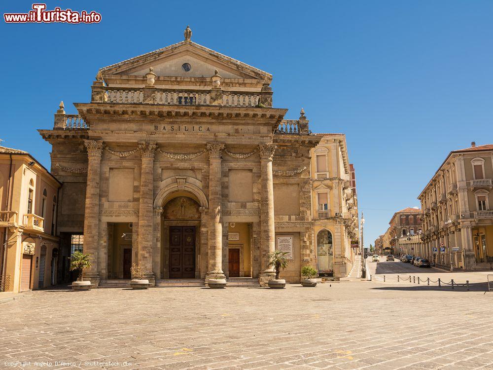 Immagine La cattedrale della Madonna del Ponte, detta anche Santa Maria del Ponte, fu costruita a partire dalla fine del XVIII secolo ed è il principale luogo di culto di Lanciano - foto © Angelo D'Amico / Shutterstock.com