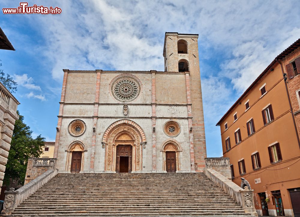 Immagine La Cattedrale della Santissima Annunziata a Todi in Umbria.