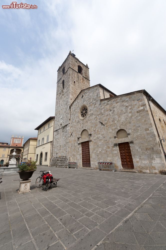 Immagine La Cattedrale di Camaiore in Versilia, Toscana