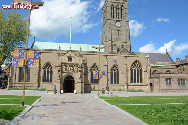 Immagine La Cattedrale di San Martino a Leicester: qui riposa King Richard III, l'ultimo regnante della casa di York, l'ultimo tra l'altro a morire in battaglia.  - © tornadoflight / Shutterstock.com