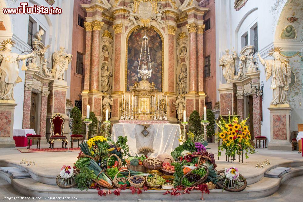 Immagine La cerimonia del raccolto (Erntedankaltar) in una chiesa di Bamberga, Germania - © Netta Arobas / Shutterstock.com